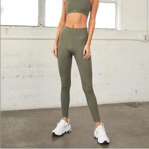 SET Active Sculptflex Leggings Olive Green Size XS/S